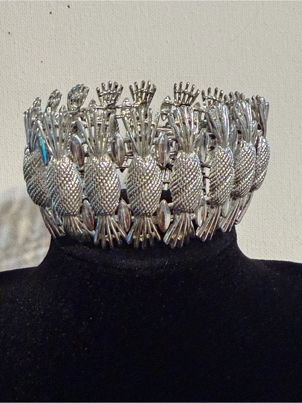 VTG 1974 Sarah Coventry Simply Elegant Silver Pineapple Wide Link Bracelet